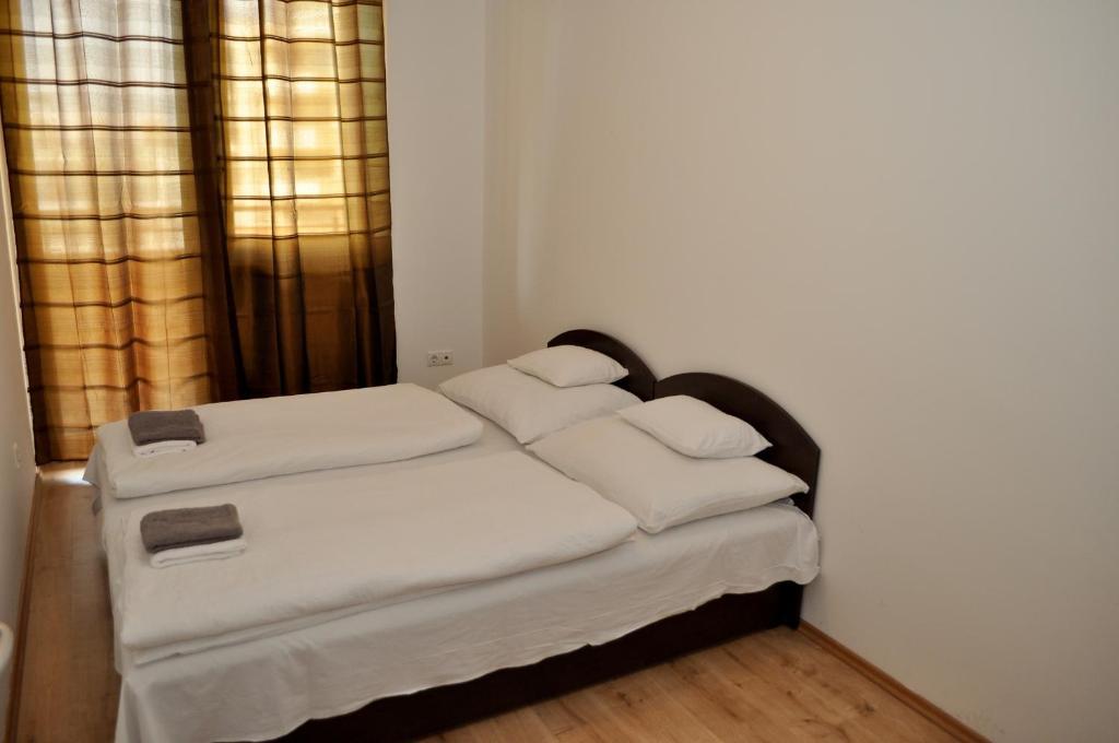 Tisza Palota Apartmanok Segedin Oda fotoğraf