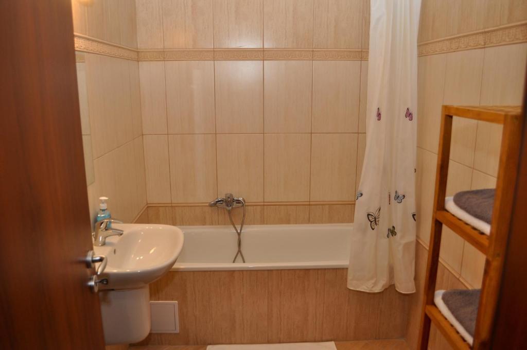 Tisza Palota Apartmanok Segedin Oda fotoğraf