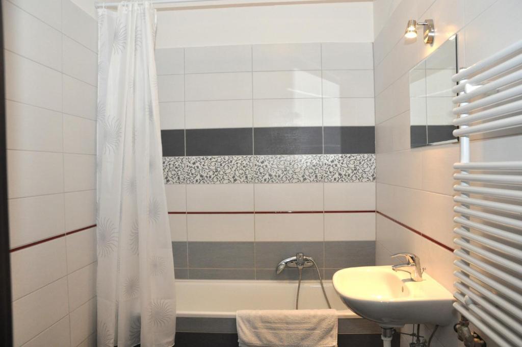 Tisza Palota Apartmanok Segedin Oda fotoğraf
