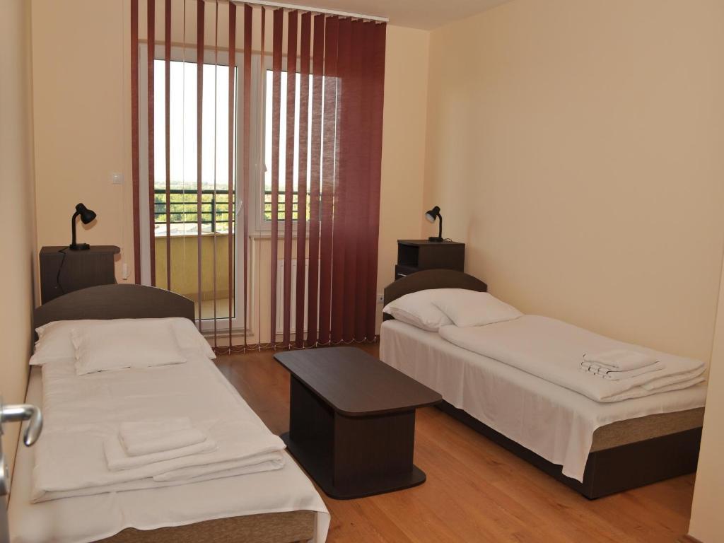 Tisza Palota Apartmanok Segedin Oda fotoğraf