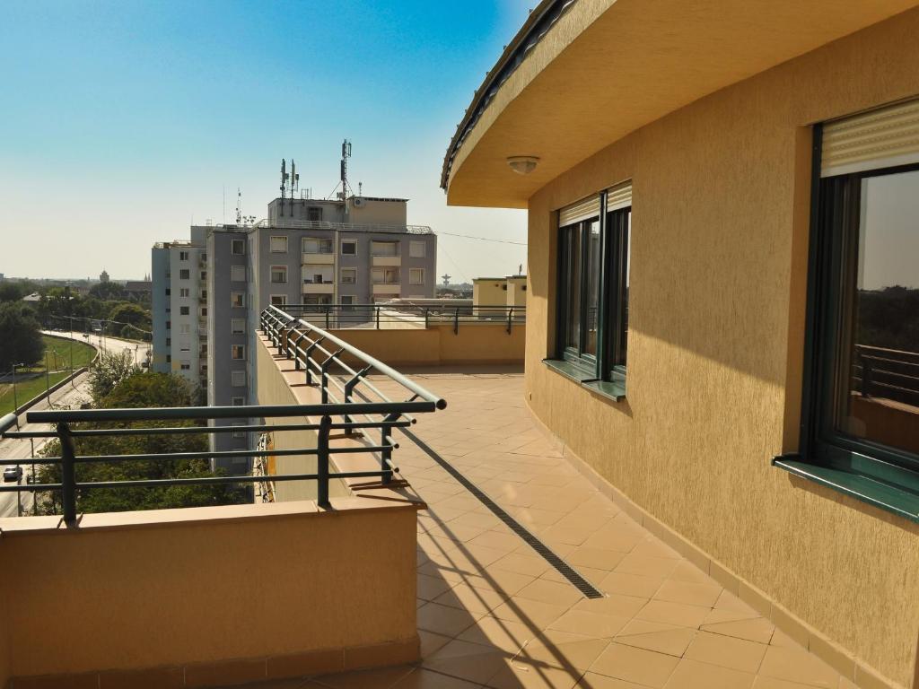 Tisza Palota Apartmanok Segedin Oda fotoğraf
